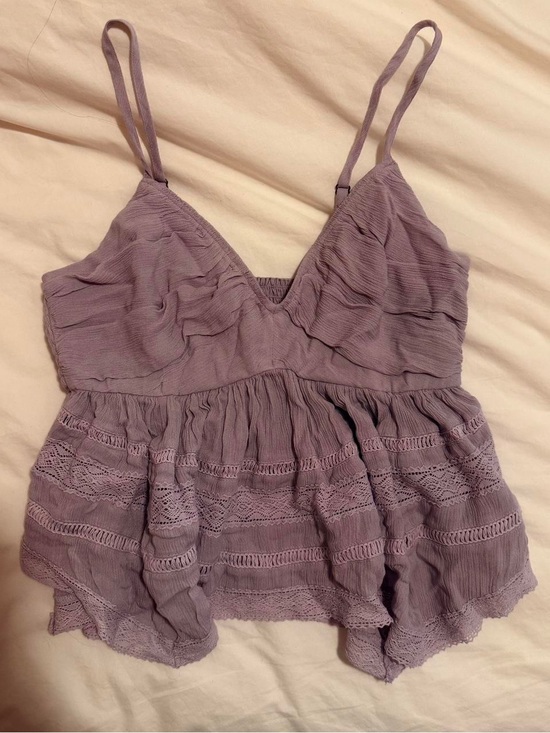 Hollister Tops - Lavender Lace-Trim Spaghetti Strap Women's Tank Top